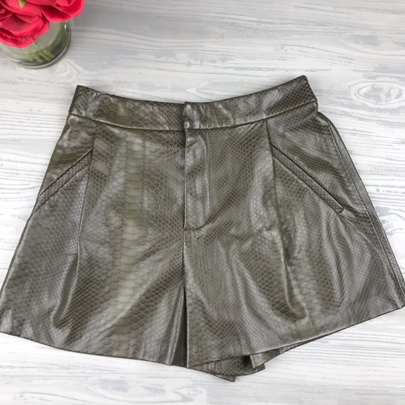Zara Pants - Zara basix faux snake print shorts
